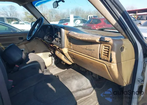 2000 Chevrolet Silverado 1500 from USA, damaged, VIN 1GCEC14V3YE355042